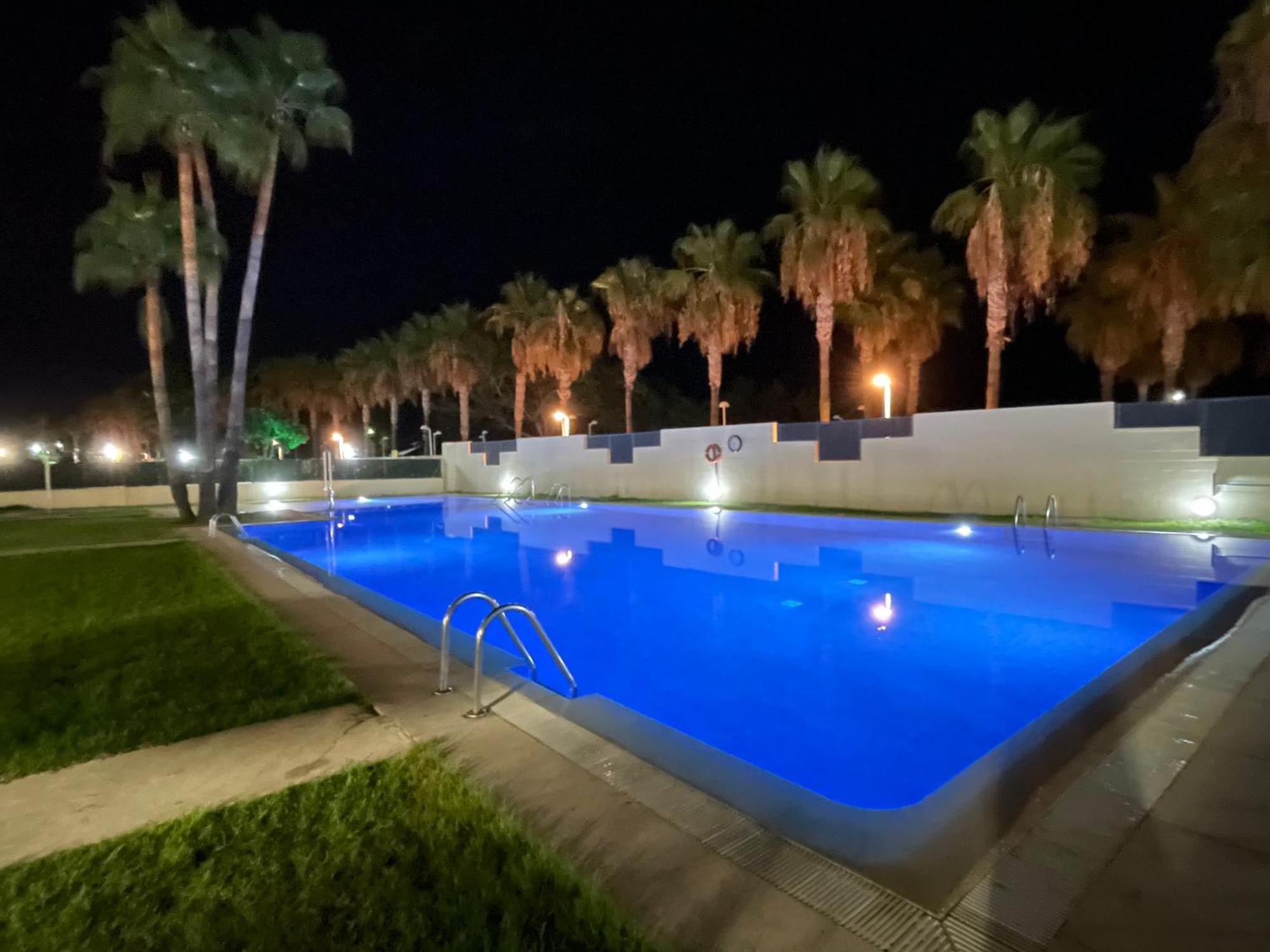 Las Terrazas - Primera Linea De Playa Con Netflix, Disney, Movistar Con Todo El Futbol, Series, Cine Y Prime Video Orpesa Kültér fotó